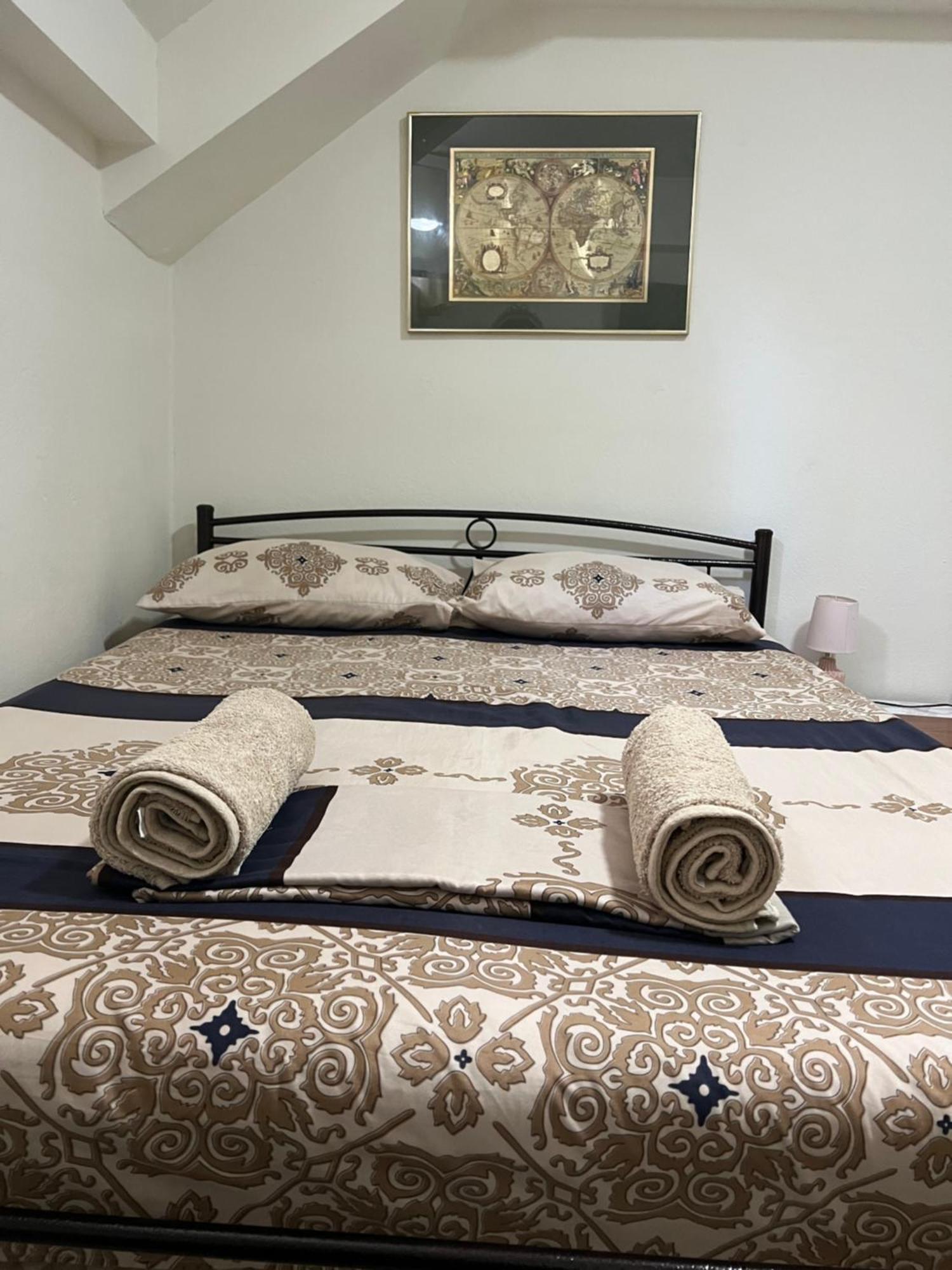 Centrally Located Private Rooms Heraklion  Ngoại thất bức ảnh